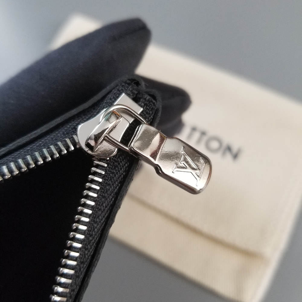 LOUIS VUITTON Key pouch cleft Graphite print/ BRAND NEW - Picture 16 of 16